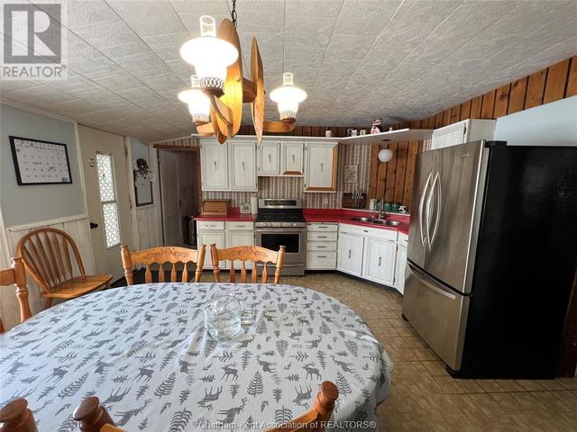 4045 On 579 Highway, Home with 4 bedrooms, 2 bathrooms and null parking in Cochrane ON | Image 27