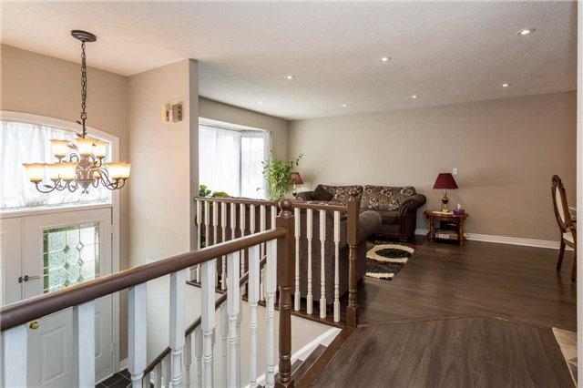 64 Leeward Dr, House detached with 3 bedrooms, 3 bathrooms and 2 parking in Brampton ON | Image 3