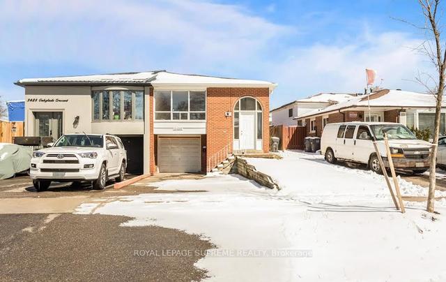 lower - 3430 Oakglade Cres, House semidetached with 1 bedrooms, 1 bathrooms and 0 parking in Mississauga ON | Image 1