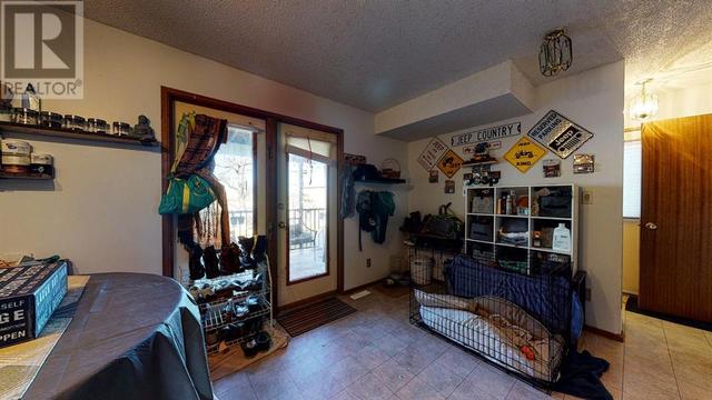 1950 1 Avenue Ne, Home with 4 bedrooms, 3 bathrooms and 3 parking in Medicine Hat AB | Image 12