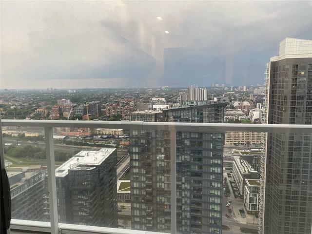 4009 - 17 Bathurst St, Condo with 1 bedrooms, 1 bathrooms and 0 parking in Toronto ON | Image 7
