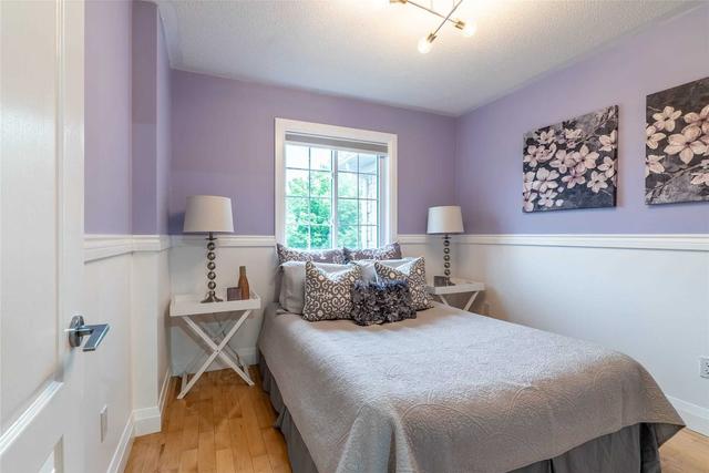 27 Tincomb Cres, House attached with 3 bedrooms, 3 bathrooms and 3 parking in Whitby ON | Image 3