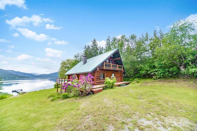 3671 Heron Road, House detached with 4 bedrooms, 2 bathrooms and null parking in Columbia Shuswap C BC | Card Image