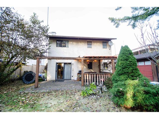 8670 E Tulsy Crescent, House detached with 3 bedrooms, 3 bathrooms and 4 parking in Surrey BC | Image 20