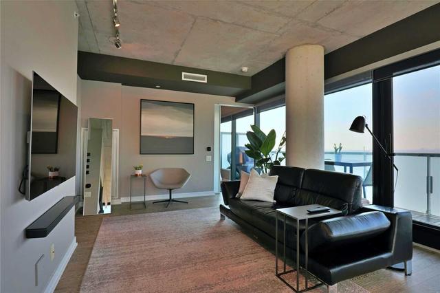 2806 - 11 Charlotte St, Condo with 2 bedrooms, 1 bathrooms and 1 parking in Toronto ON | Image 8