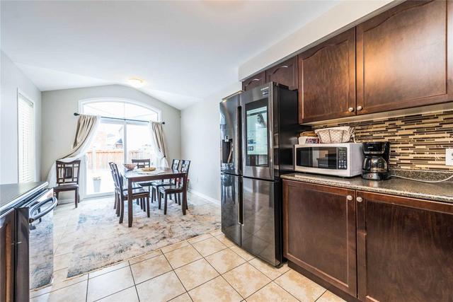 240 Armstrong Cres, House detached with 4 bedrooms, 4 bathrooms and 5 parking in Bradford West Gwillimbury ON | Image 8