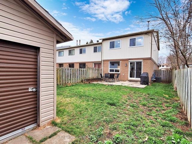 160 Burns Circ, House attached with 3 bedrooms, 2 bathrooms and 7 parking in Barrie ON | Image 27