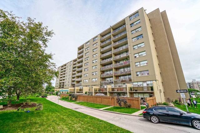 807 - 15 Nicklaus Dr, Condo with 2 bedrooms, 1 bathrooms and 1 parking in Hamilton ON | Image 12