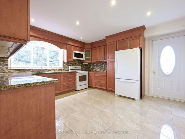 20 Ravensbourne Cres, House detached with 3 bedrooms, 4 bathrooms and 6 parking in Toronto ON | Image 5