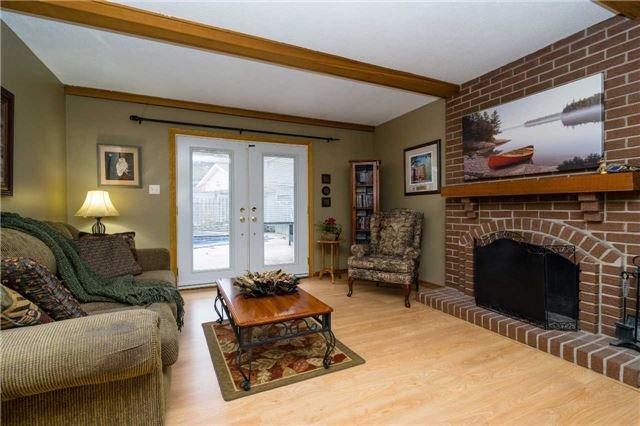 1347 Monmouth Dr, House detached with 3 bedrooms, 3 bathrooms and 4 parking in Burlington ON | Image 3