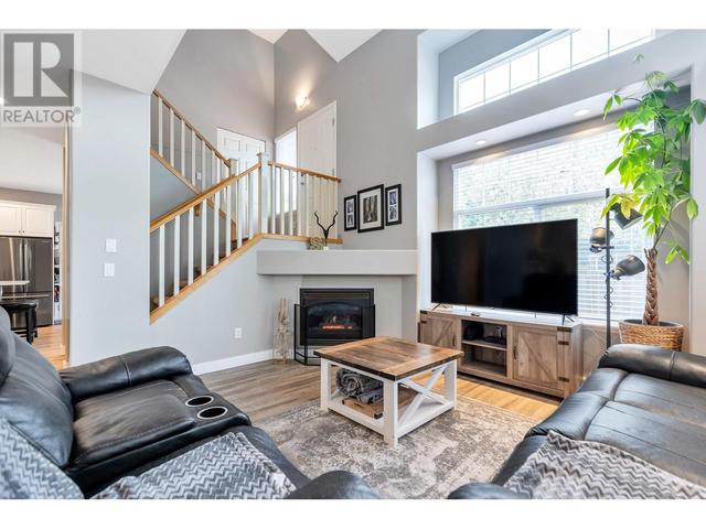 1 - 11495 Cottonwood Drive, House detached with 3 bedrooms, 4 bathrooms and 2 parking in Maple Ridge BC | Image 5
