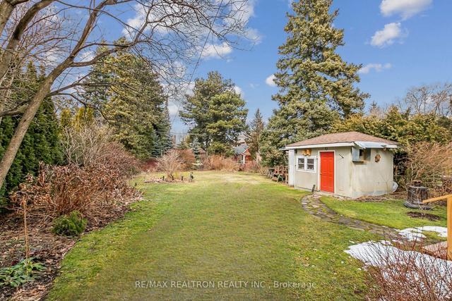 58 Lurgan Dr, House detached with 3 bedrooms, 3 bathrooms and 3 parking in Toronto ON | Image 24