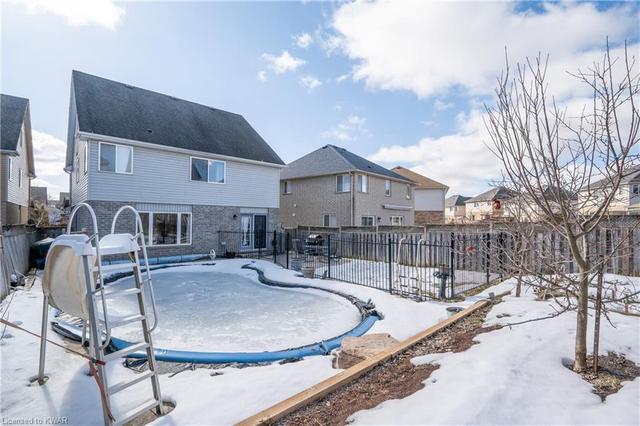 512 Amelia Court, House detached with 4 bedrooms, 2 bathrooms and 5 parking in Kitchener ON | Image 40