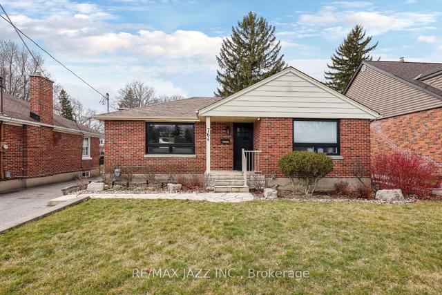 764 Grierson St, House detached with 2 bedrooms, 2 bathrooms and 6 parking in Oshawa ON | Image 12
