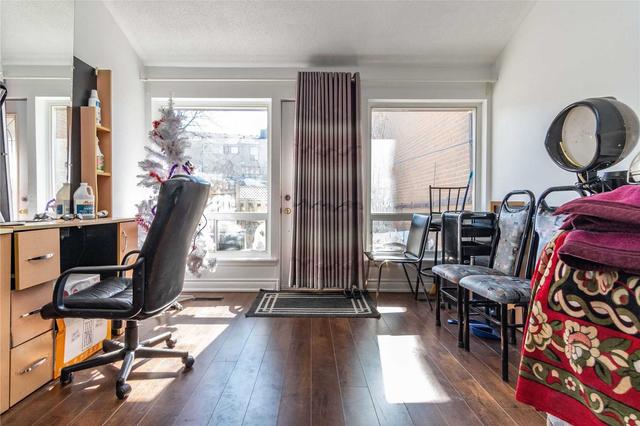225 - 260 John Garland Blvd, Townhouse with 4 bedrooms, 3 bathrooms and 1 parking in Toronto ON | Image 9
