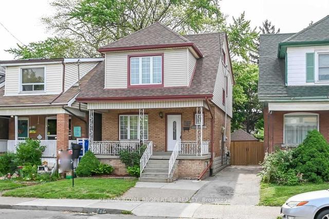88 Kensington Ave N, House detached with 3 bedrooms, 3 bathrooms and 3 parking in Hamilton ON | Image 1