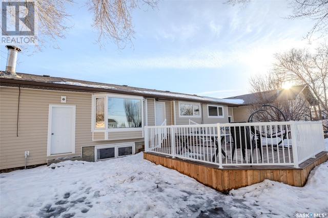 332 31st Street, House detached with 4 bedrooms, 2 bathrooms and null parking in Battleford SK | Image 26