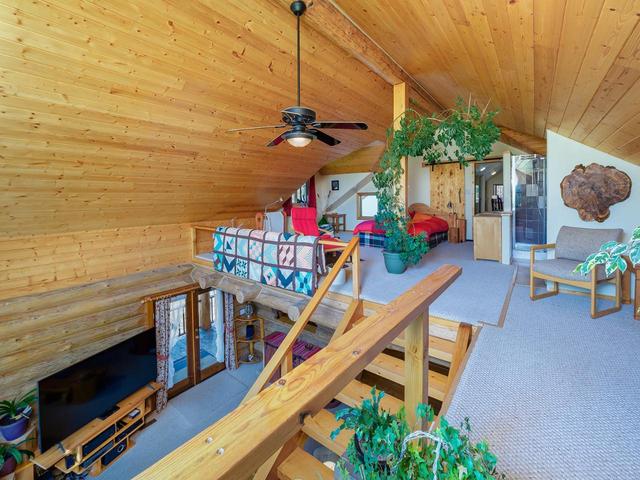 2604 Big Bend Highway, House detached with 3 bedrooms, 3 bathrooms and null parking in Columbia Shuswap A BC | Image 16
