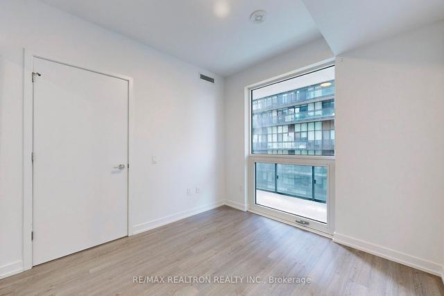 606 - 39 Roehampton Ave, Condo with 2 bedrooms, 2 bathrooms and 0 parking in Toronto ON | Image 4