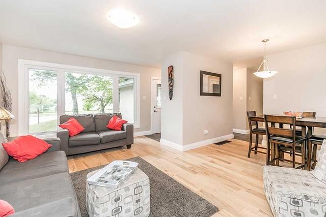 88 Rose St, House detached with 3 bedrooms, 2 bathrooms and 3 parking in Barrie ON | Image 7