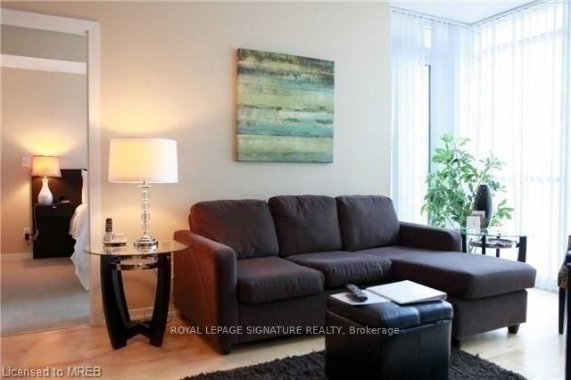 2401 - 65 Bremner Blvd, Condo with 2 bedrooms, 2 bathrooms and 1 parking in Toronto ON | Image 5