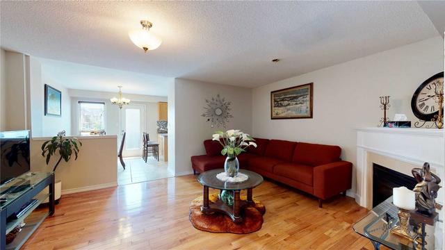 81 Timbertop Cres, House attached with 3 bedrooms, 3 bathrooms and 3 parking in Brampton ON | Image 18