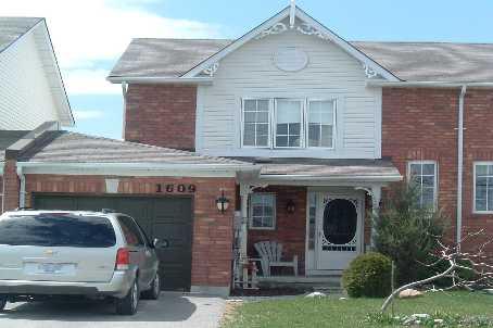 1609 Woodgate Tr, House attached with 2 bedrooms, 3 bathrooms and 2 parking in Oshawa ON | Image 1