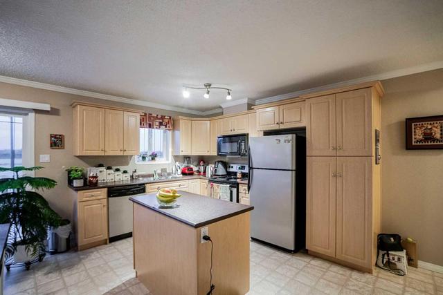 6 - 10709 108 Avenue, Condo with 2 bedrooms, 1 bathrooms and 2 parking in Fairview AB | Image 3