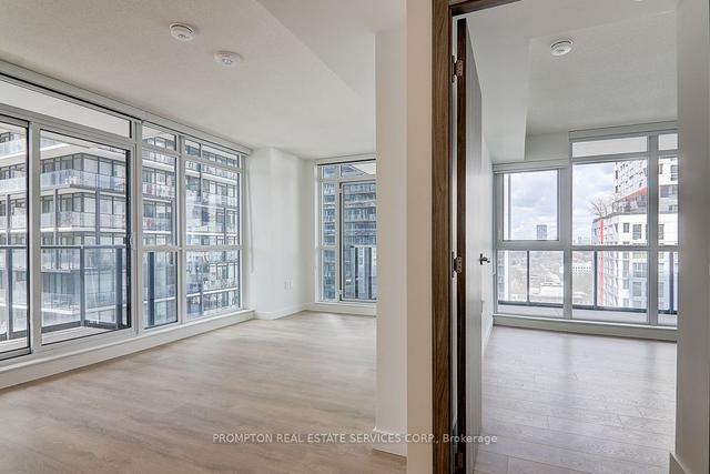 2111 - 38 Widmer St, Condo with 3 bedrooms, 2 bathrooms and 0 parking in Toronto ON | Image 2