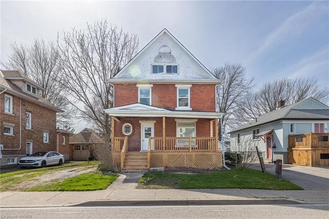 94 King Street, House detached with 6 bedrooms, 2 bathrooms and 4 parking in Port Colborne ON | Image 1
