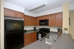 1005 - 7 Michael Power Pl, Condo with 1 bedrooms, 1 bathrooms and 1 parking in Toronto ON | Image 3