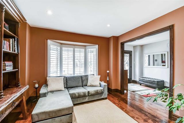 1347 Saddler Circ, House detached with 4 bedrooms, 3 bathrooms and 4 parking in Oakville ON | Image 9