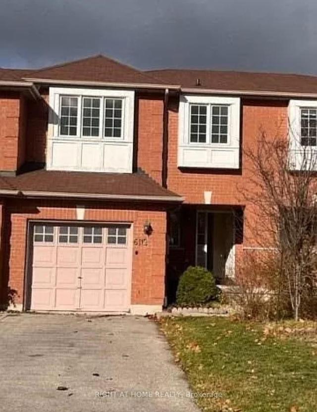 6112 Windfleet Cres N, House attached with 3 bedrooms, 4 bathrooms and 3 parking in Mississauga ON | Image 2