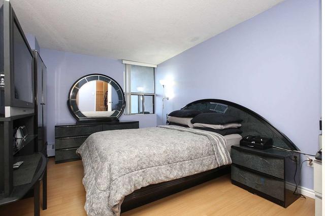 102 - 45 Sunrise Ave, Condo with 3 bedrooms, 2 bathrooms and 1 parking in Toronto ON | Image 5