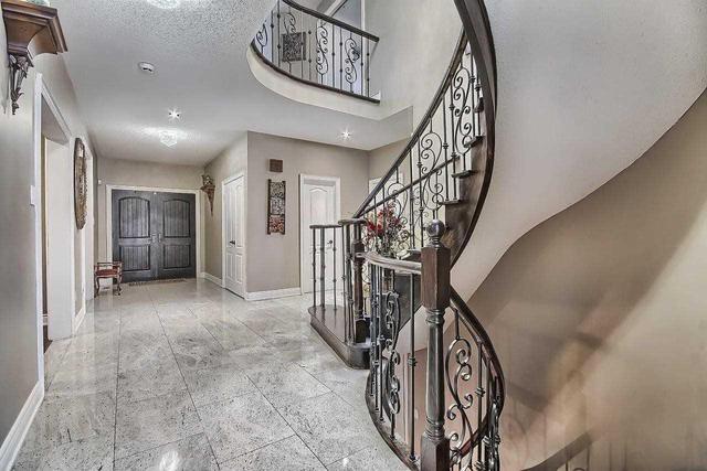 105 Wild Orchid Cres, House detached with 4 bedrooms, 5 bathrooms and 6 parking in Markham ON | Image 3