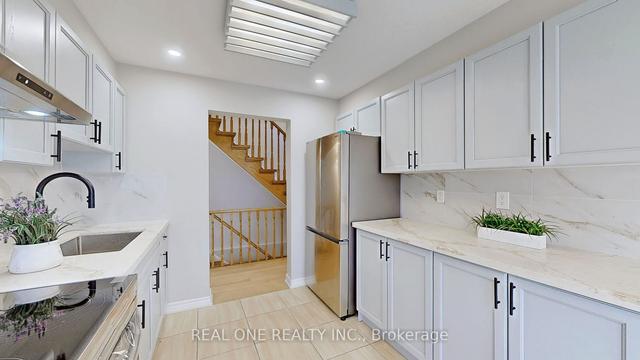 140 Belinda Sq, House detached with 4 bedrooms, 5 bathrooms and 6 parking in Toronto ON | Image 6