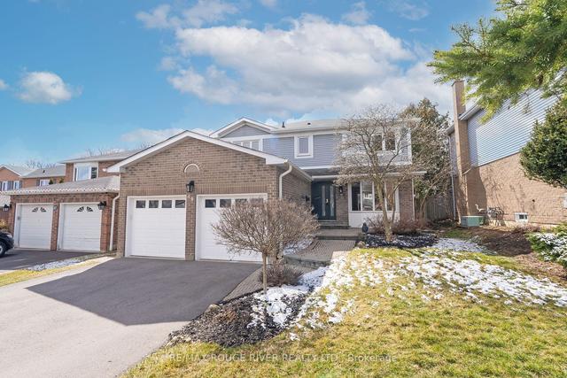 49 Lumsden Cres, House detached with 4 bedrooms, 3 bathrooms and 6 parking in Whitby ON | Image 1