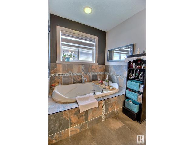 2435 Hagen Wy Nw, House detached with 7 bedrooms, 6 bathrooms and null parking in Edmonton AB | Image 28