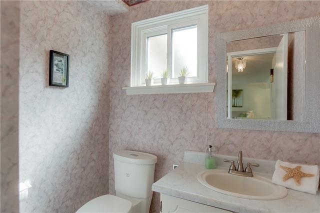 104 White Heather Blvd, House detached with 3 bedrooms, 3 bathrooms and 2 parking in Toronto ON | Image 11