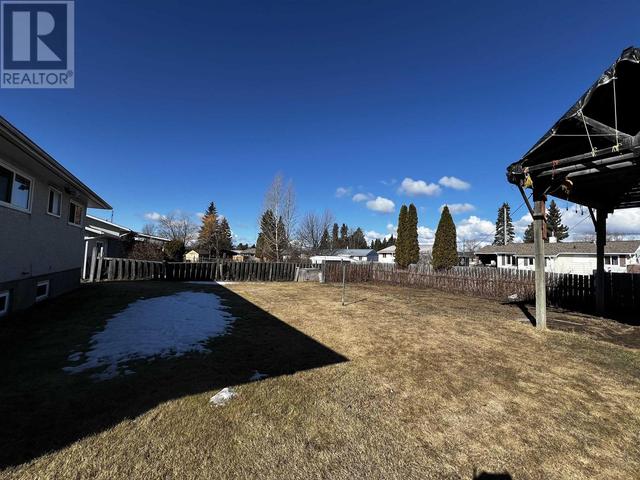 381 Endako Avenue, House detached with 5 bedrooms, 2 bathrooms and null parking in Fraser Lake BC | Image 5