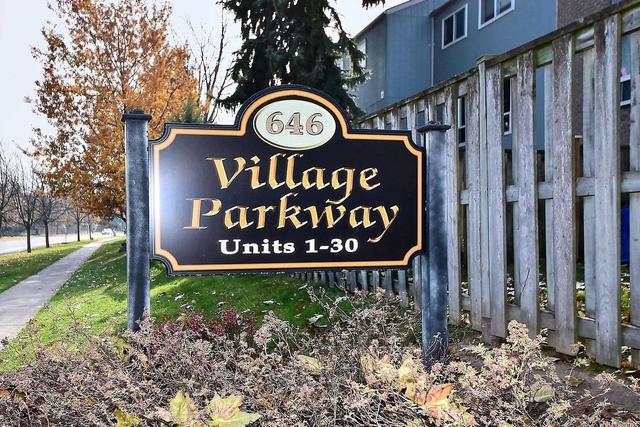 2 - 646 Village Pkwy, Townhouse with 3 bedrooms, 2 bathrooms and 2 parking in Markham ON | Image 1