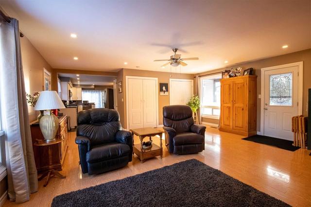 36 Cowans Cres, House detached with 3 bedrooms, 1 bathrooms and 6 parking in Kawartha Lakes ON | Image 23