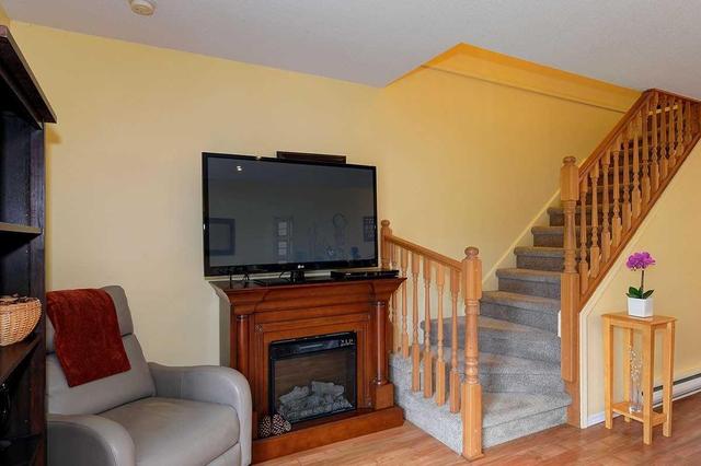 10 - 3135 Walnut St, Townhouse with 2 bedrooms, 2 bathrooms and 2 parking in Kelowna BC | Image 5