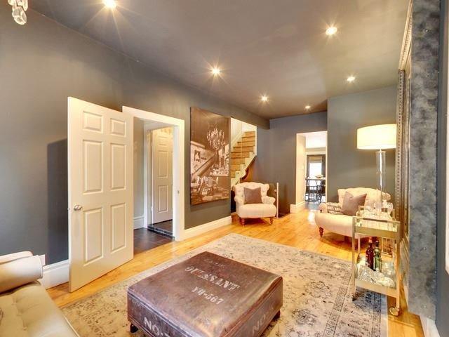 453 Queen St E, House attached with 3 bedrooms, 2 bathrooms and null parking in Toronto ON | Image 2