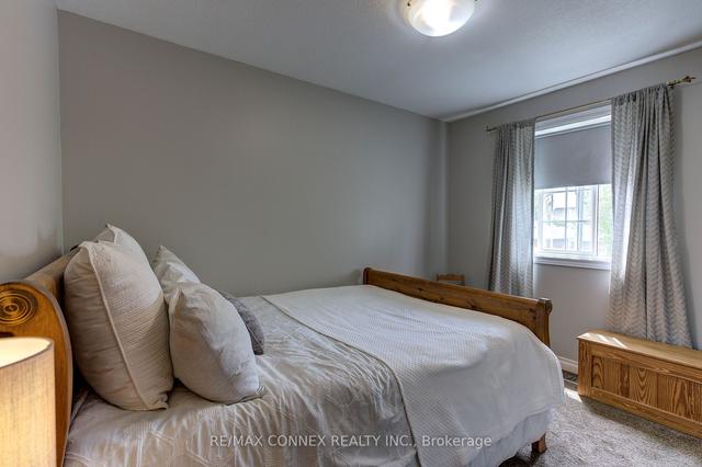 31 Peartree Cres, House detached with 3 bedrooms, 2 bathrooms and 5 parking in Guelph ON | Image 7