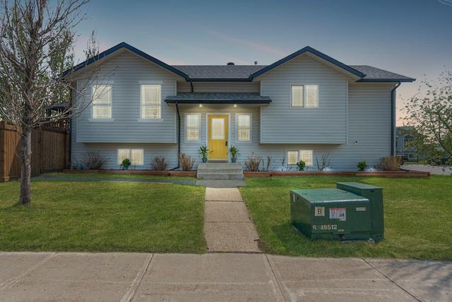 141 Coles Bay, House detached with 4 bedrooms, 2 bathrooms and 4 parking in Wood Buffalo AB | Image 1