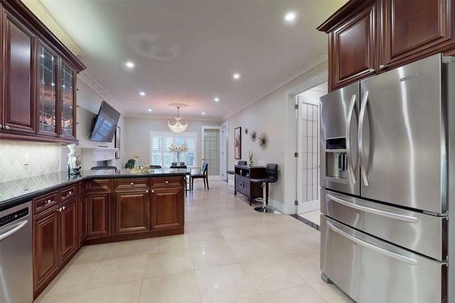 8 Vandermeer Dr, House detached with 4 bedrooms, 7 bathrooms and 12 parking in Markham ON | Image 8