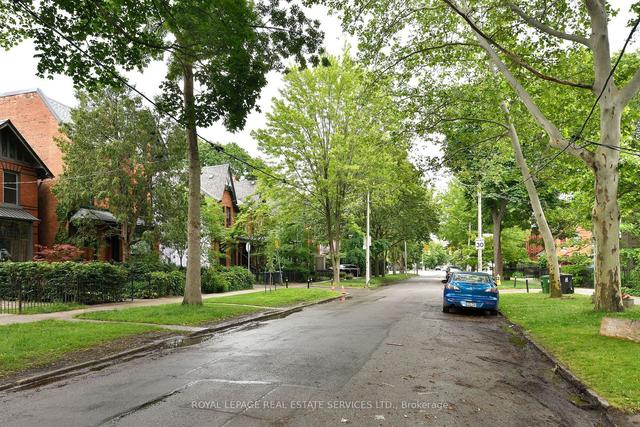 91 Willcocks St, House semidetached with 5 bedrooms, 3 bathrooms and 1 parking in Toronto ON | Image 32