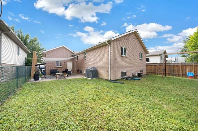 2828 Robillard Cres, House detached with 2 bedrooms, 2 bathrooms and 3 parking in Windsor ON | Image 14