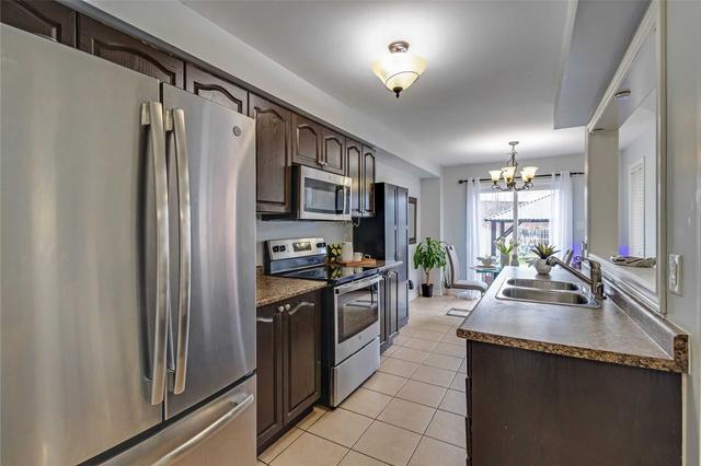 71 Whitefoot Cres, House attached with 3 bedrooms, 4 bathrooms and 2 parking in Ajax ON | Image 11